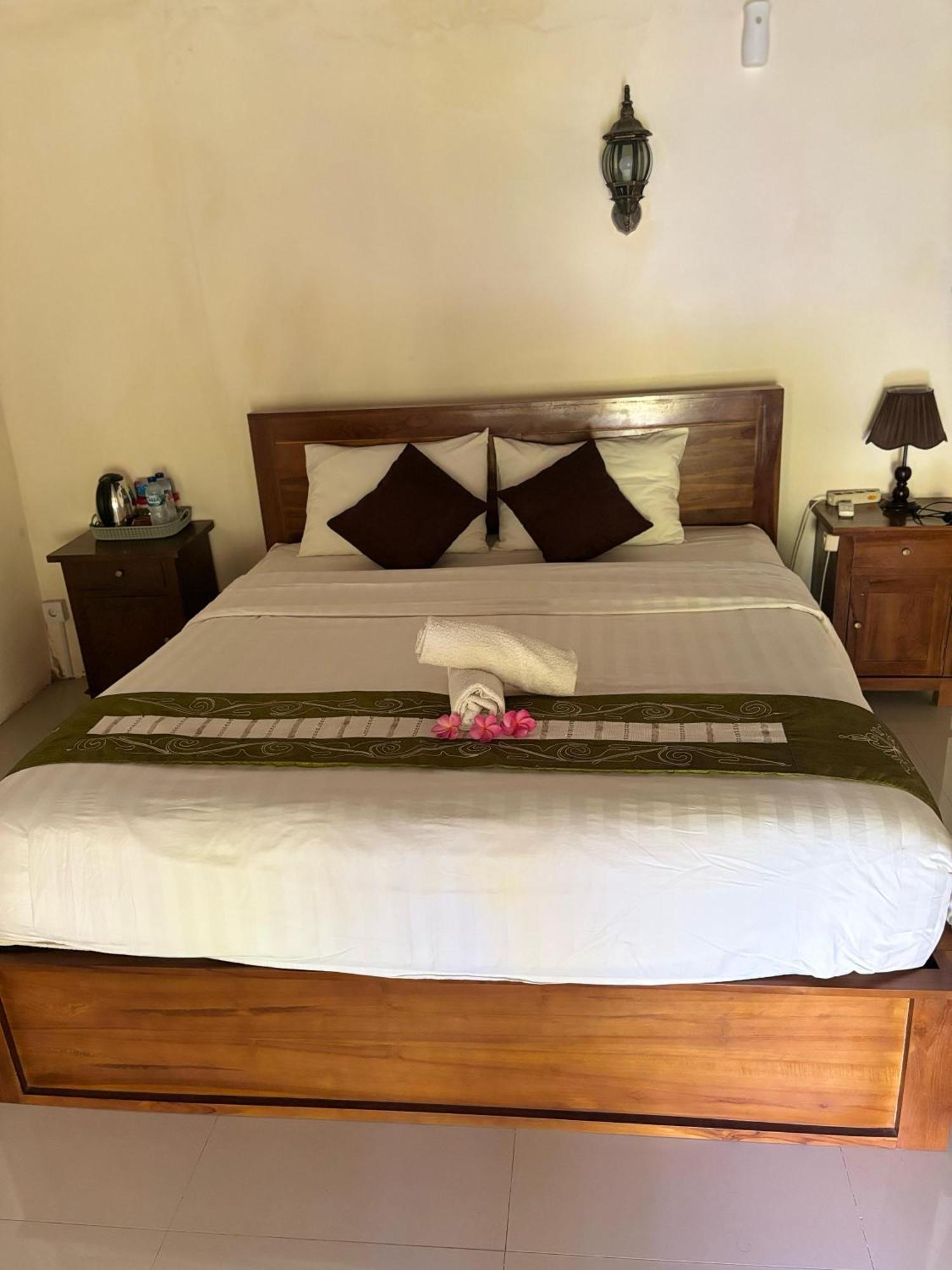 Kubu Artha Bungalow Nusa Penida Ped エクステリア 写真