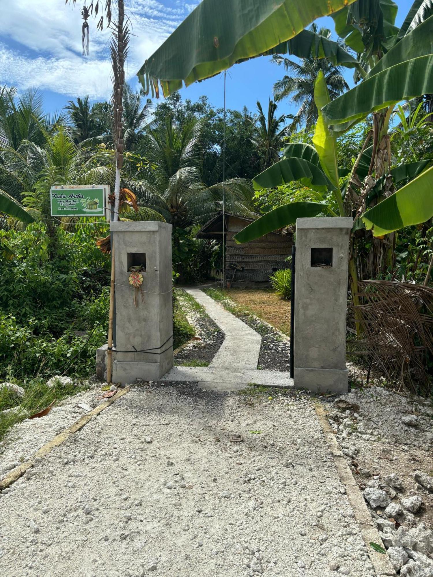 Kubu Artha Bungalow Nusa Penida Ped エクステリア 写真
